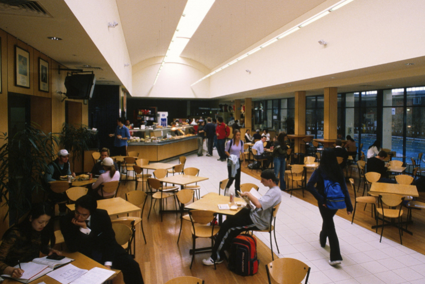 Charleroi : L'ULB, l'UMons et l'UCLouvain s'unissent pour créer un campus d'envergure et revitaliser la ville.