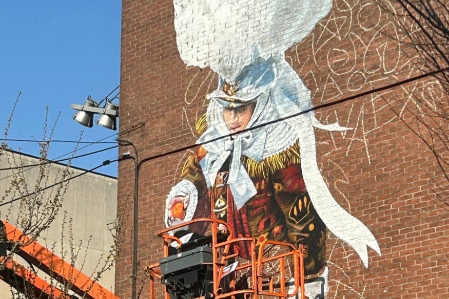 Une nouvelle fresque artistique embellit le cœur de La Louvière juste à temps pour le Laetare.